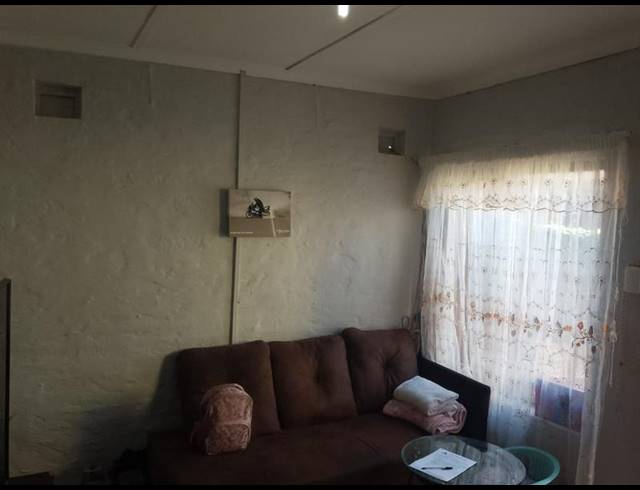 2 BEDROOM PROPERTY TO RENT IN KINGSWOOD